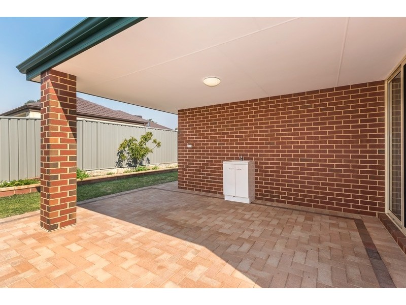 30 Astrolabe Way, Swan View WA 6056