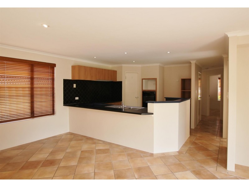 9 PLOWMAN CIRCLE, Maylands WA 6051