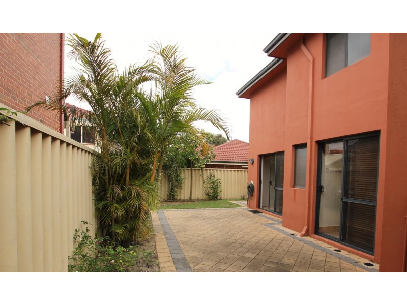 9 PLOWMAN CIRCLE, Maylands WA 6051