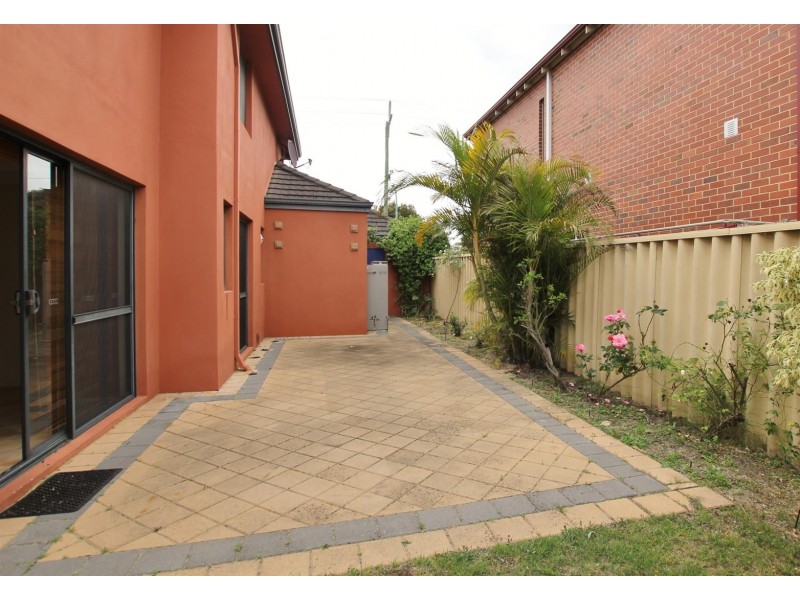 9 PLOWMAN CIRCLE, Maylands WA 6051