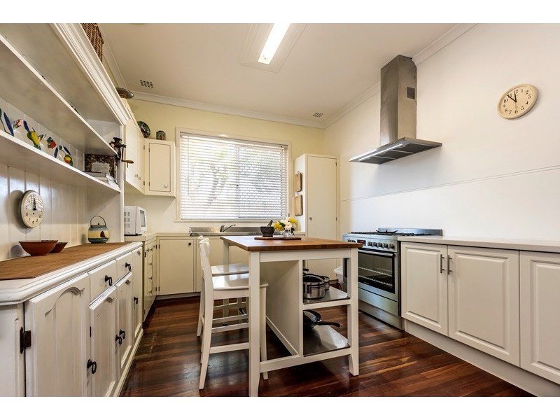 10 Parnell Parade, Bassendean WA 6054