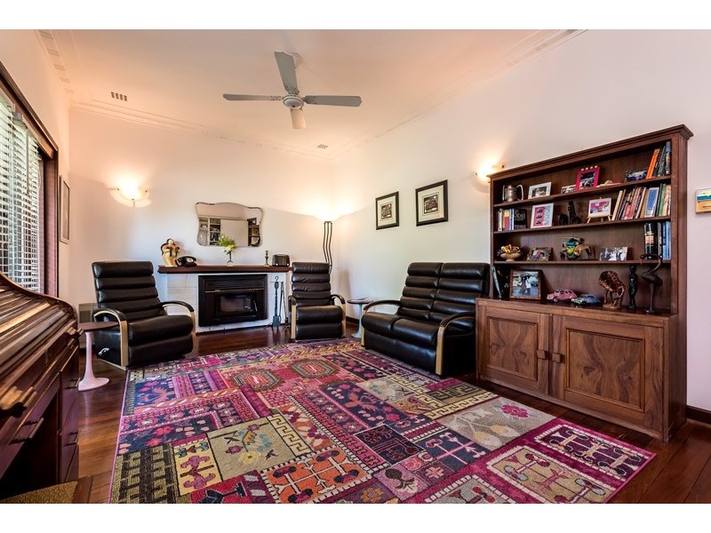 10 Parnell Parade, Bassendean WA 6054