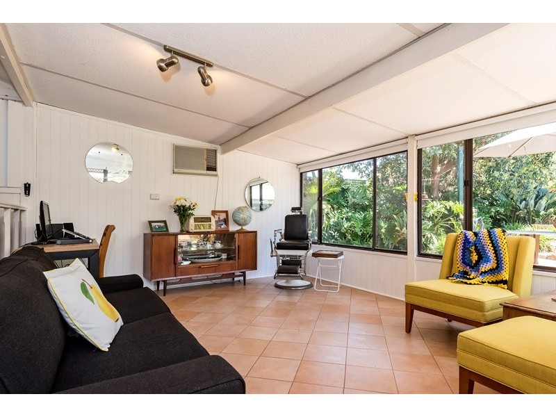 10 Parnell Parade, Bassendean WA 6054