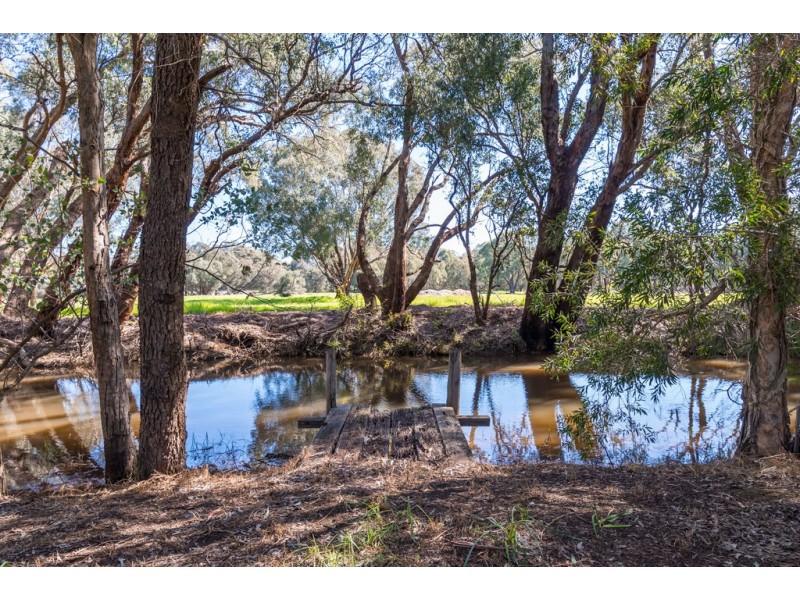 3 Chatham Road, Woodbridge WA 6056