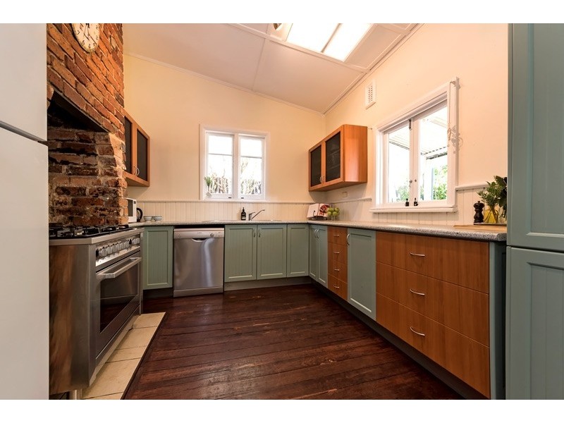 11 Eighth Avenue, Bassendean WA 6054