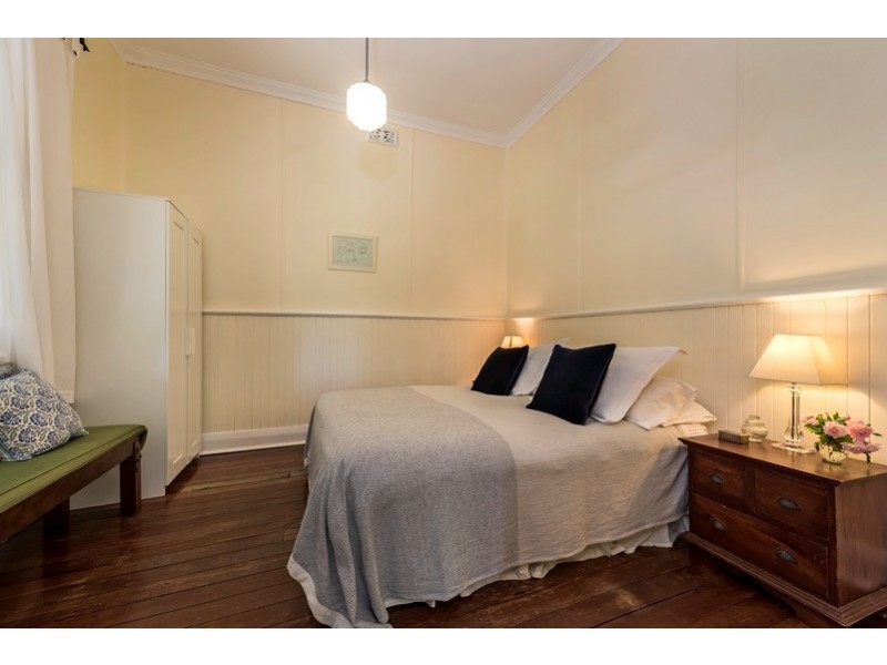 11 Eighth Avenue, Bassendean WA 6054