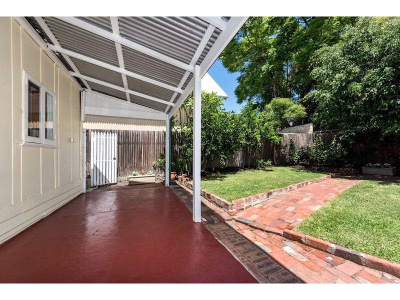 11 Eighth Avenue, Bassendean WA 6054