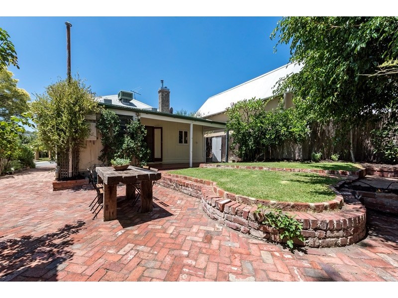 11 Eighth Avenue, Bassendean WA 6054