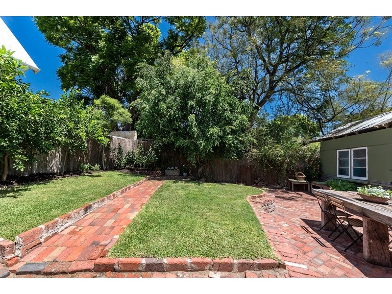 11 Eighth Avenue, Bassendean WA 6054