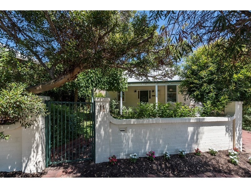 11 Eighth Avenue, Bassendean WA 6054