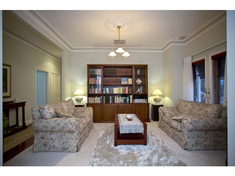 3 Chestnut Street, Guildford WA 6055