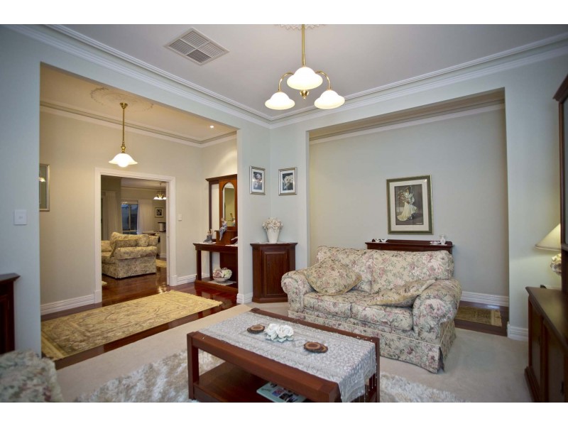 3 Chestnut Street, Guildford WA 6055