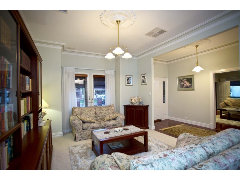3 Chestnut Street, Guildford WA 6055