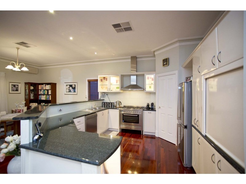 3 Chestnut Street, Guildford WA 6055