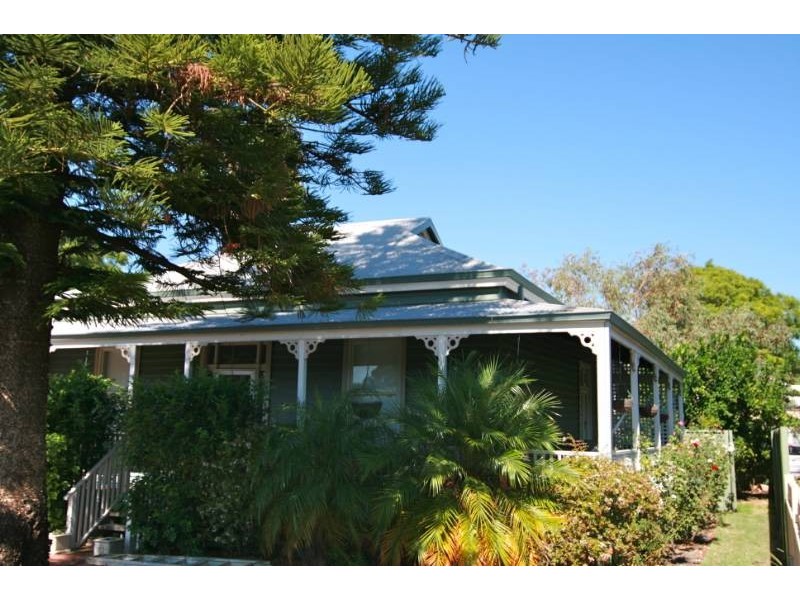 27 Grand Prom, Bayswater WA 6053