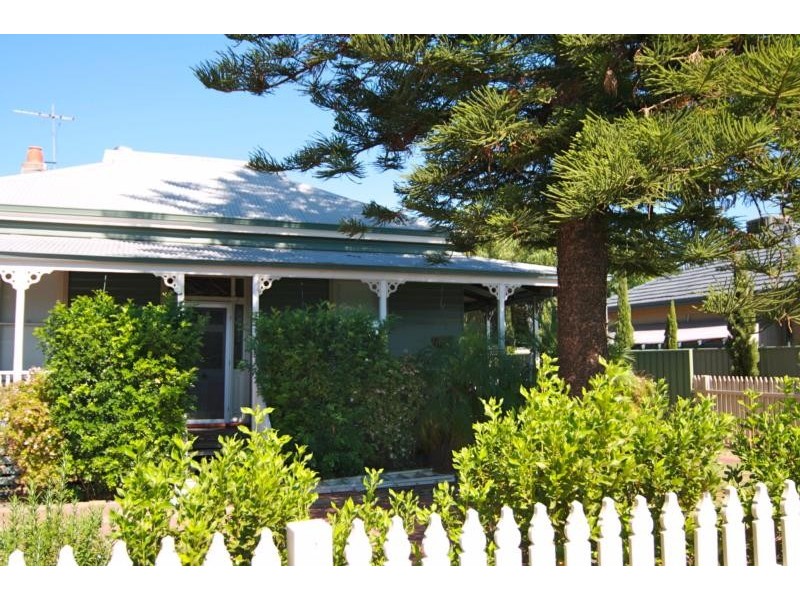 27 Grand Prom, Bayswater WA 6053