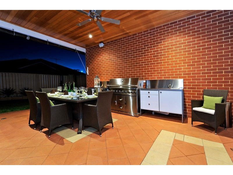 5 Kylee Close, South Guildford WA 6055