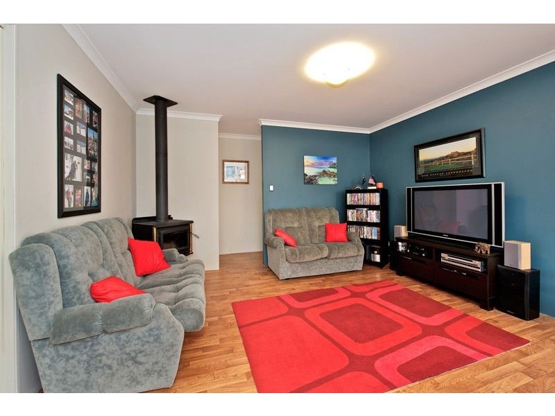 29 Riverdale Road, Helena Valley WA 6056