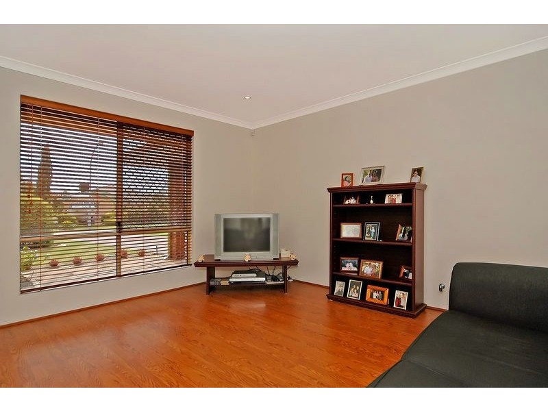 14 Conifer Place, Beechboro WA 6063