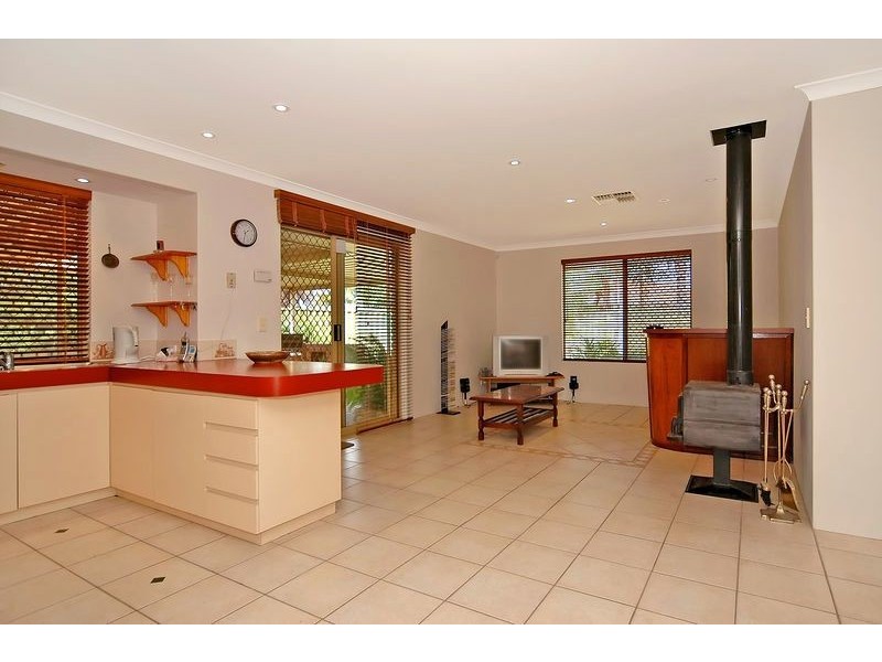 14 Conifer Place, Beechboro WA 6063