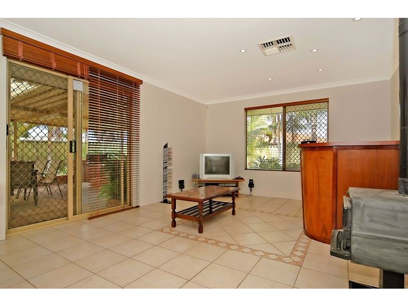 14 Conifer Place, Beechboro WA 6063