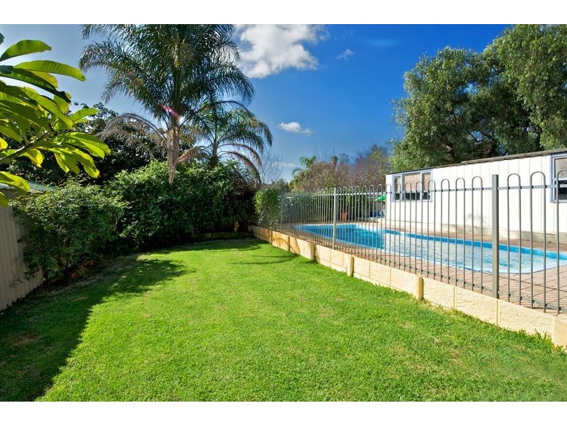 20 Maurice Street, Embleton WA 6062