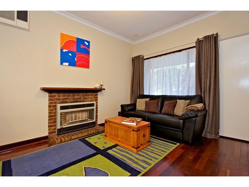 20 Maurice Street, Embleton WA 6062