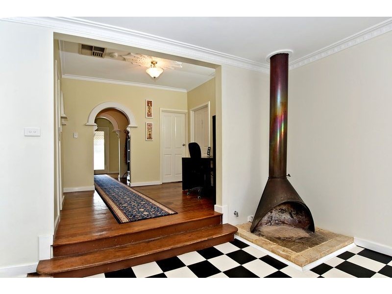 55 Kenmure Avenue, Bayswater WA 6053