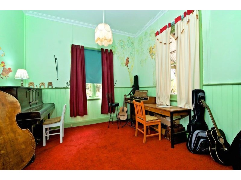 11 Eighth Avenue, Bassendean WA 6054