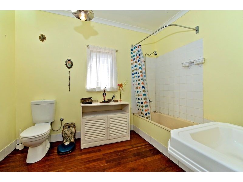 11 Eighth Avenue, Bassendean WA 6054