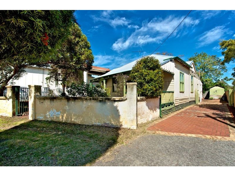 11 Eighth Avenue, Bassendean WA 6054