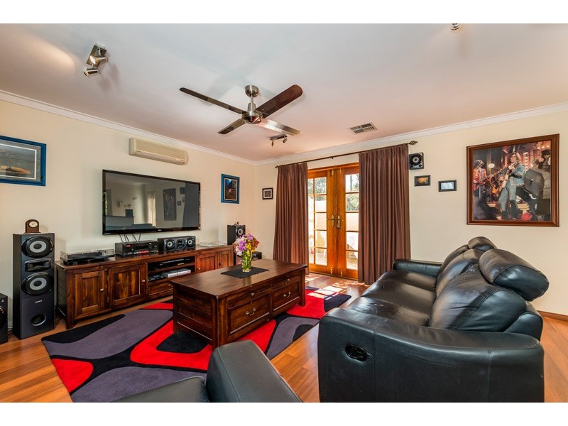 14 Vinca Way, Forrestfield WA 6058