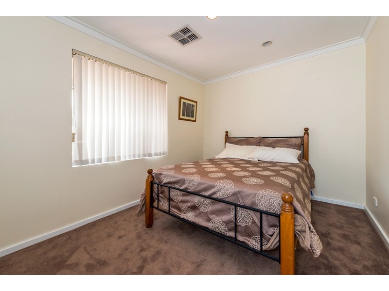 14 Vinca Way, Forrestfield WA 6058