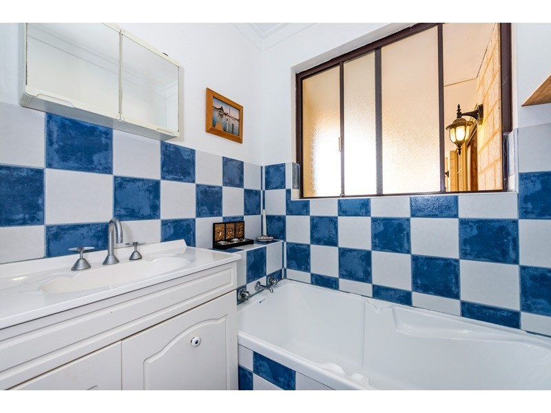 14 Vinca Way, Forrestfield WA 6058