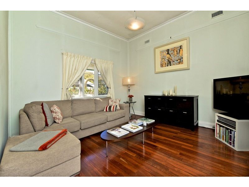 6 Anzac Street, Bayswater WA 6053