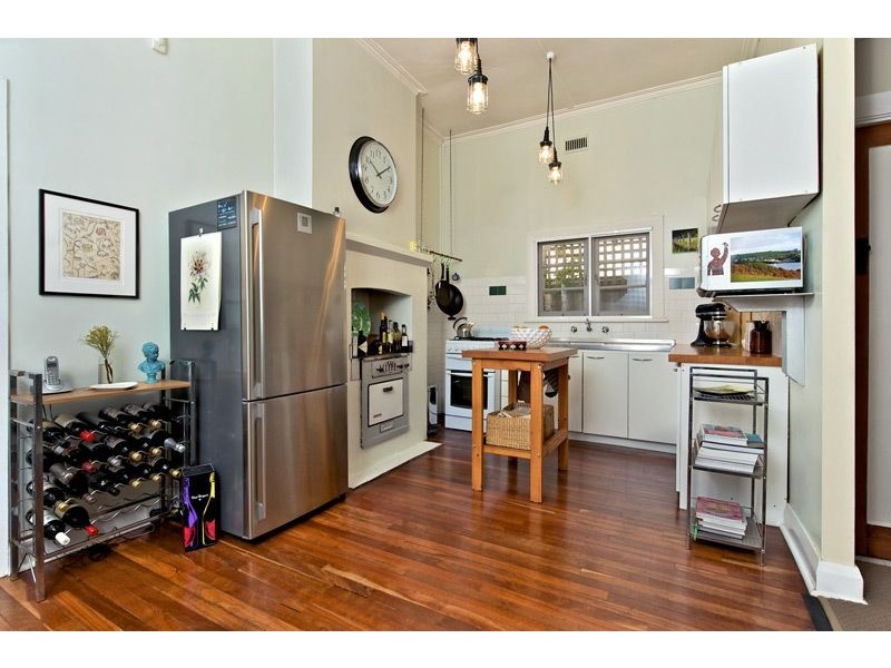 6 Anzac Street, Bayswater WA 6053