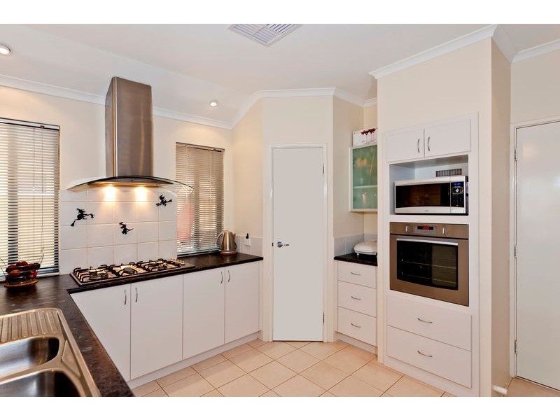 10 Kylee Close, South Guildford WA 6055