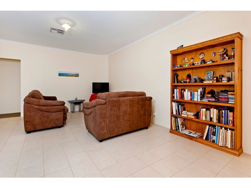 10 Kylee Close, South Guildford WA 6055