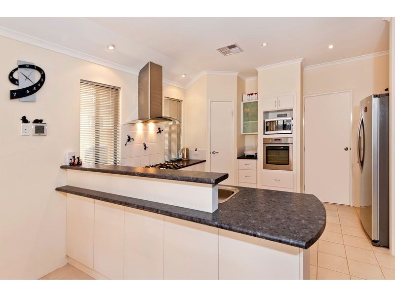 10 Kylee Close, South Guildford WA 6055