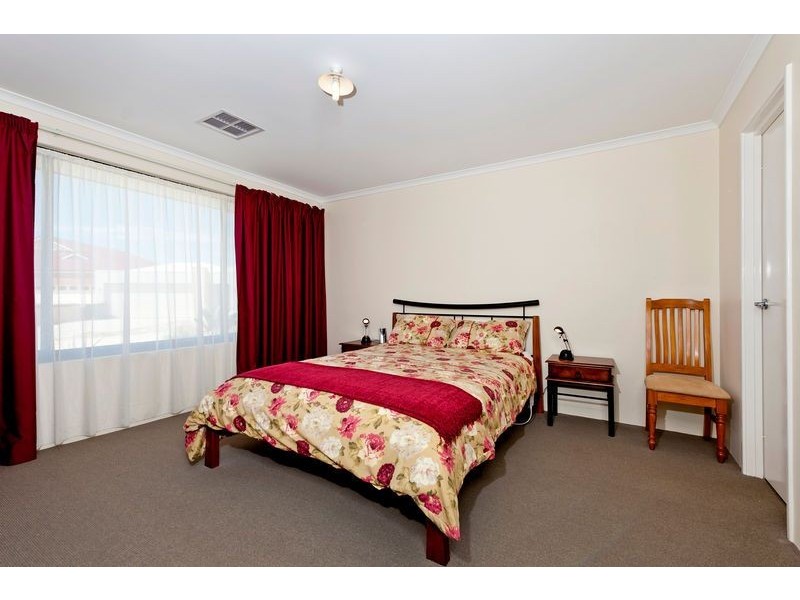 10 Kylee Close, South Guildford WA 6055