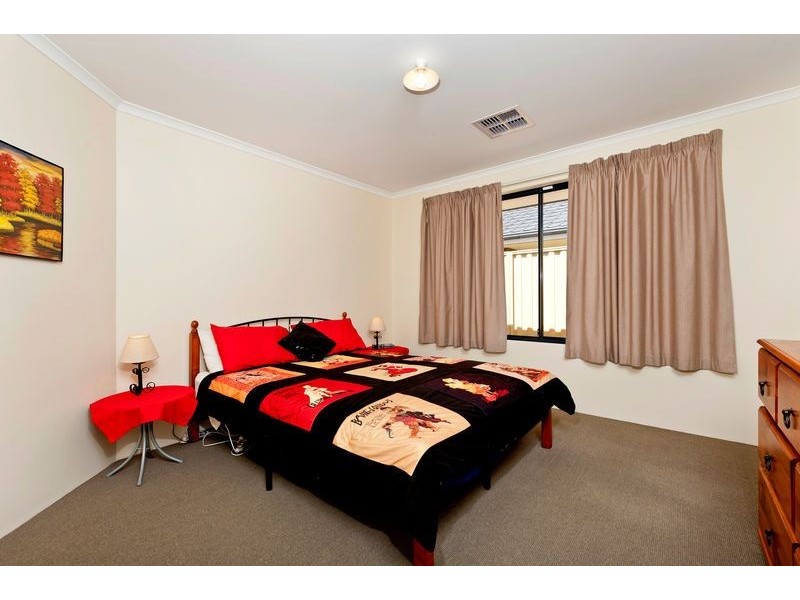 10 Kylee Close, South Guildford WA 6055