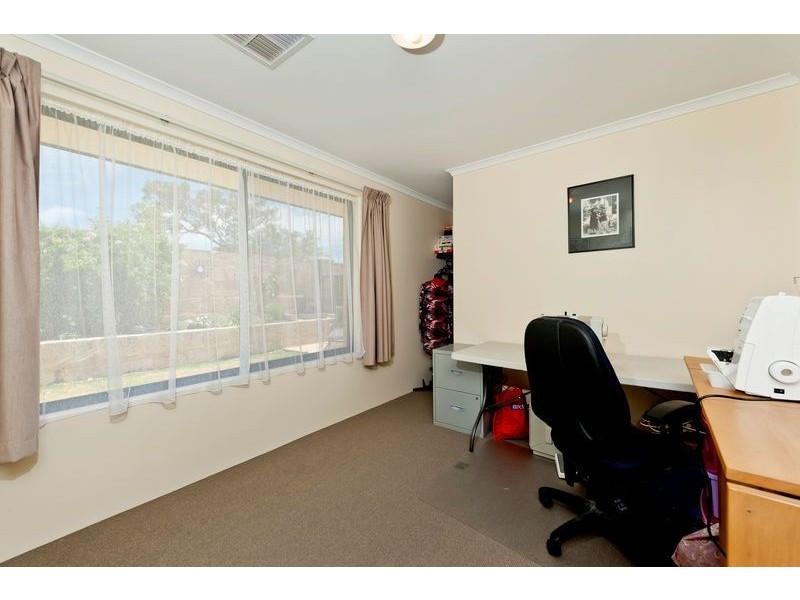 10 Kylee Close, South Guildford WA 6055