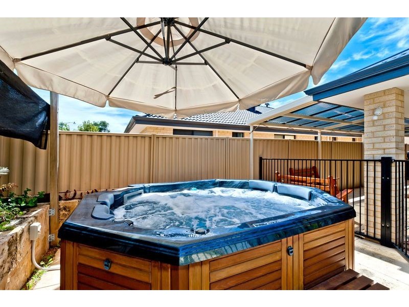 10 Kylee Close, South Guildford WA 6055