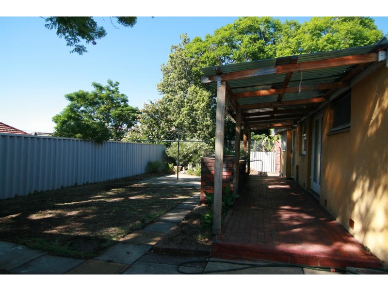 9 Gilbert Street, Bayswater WA 6053