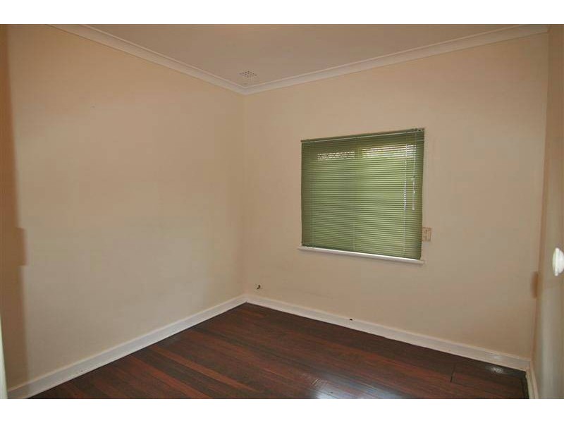 8 Cantlebury Road, Bayswater WA 6053
