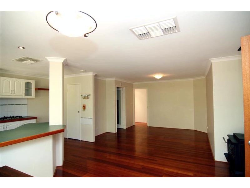 8 Janeville Place, South Guildford WA 6055