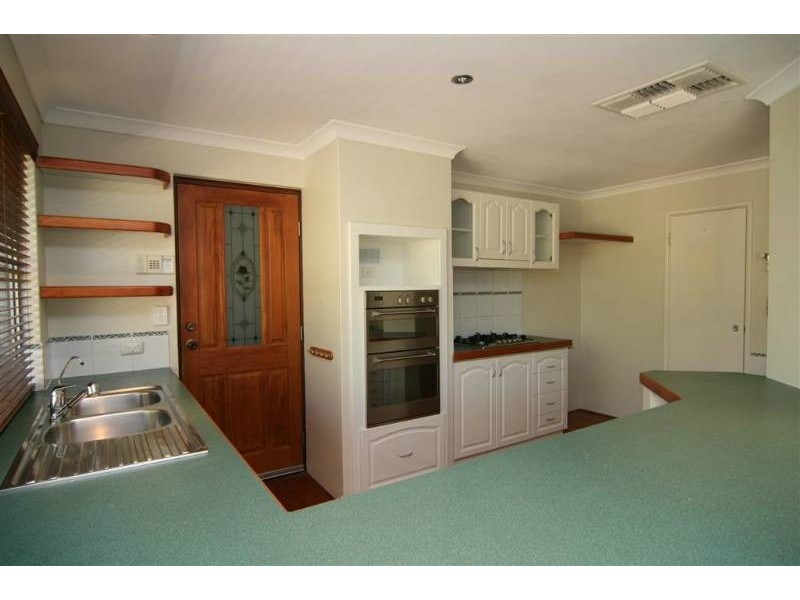 8 Janeville Place, South Guildford WA 6055