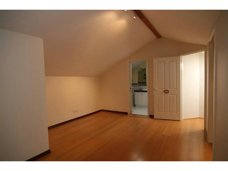 8 Janeville Place, South Guildford WA 6055