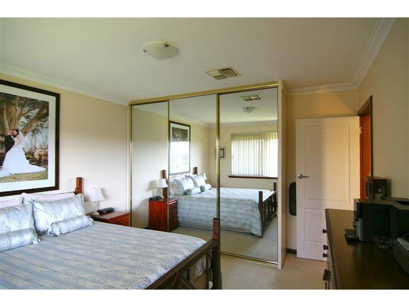 18 Osprey Close, Stirling WA 6021