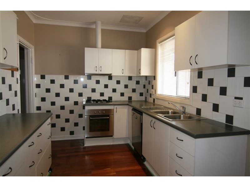 4 Beechboro Road South, Bayswater WA 6053